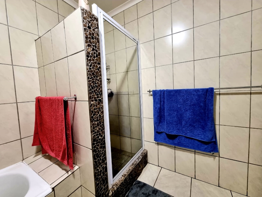 3 Bedroom Property for Sale in Rhodesdene Northern Cape